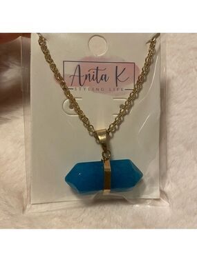 515.NWT Teal Agate Necklace